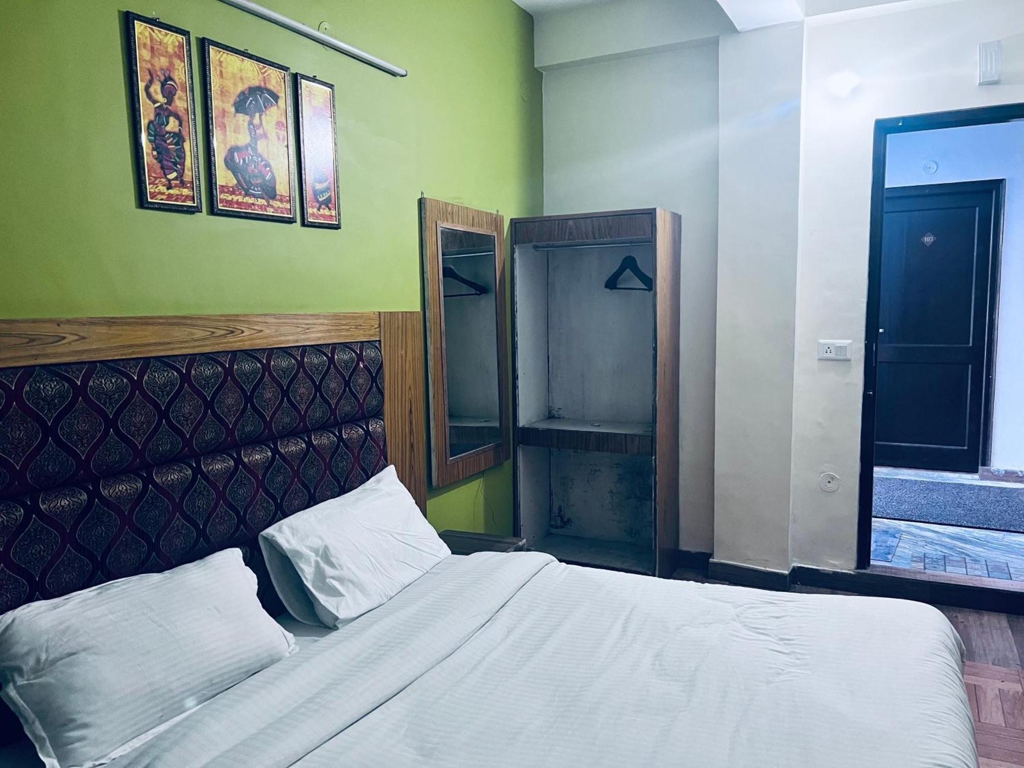 Irish Town Mussoorie Hotel Bagian luar foto