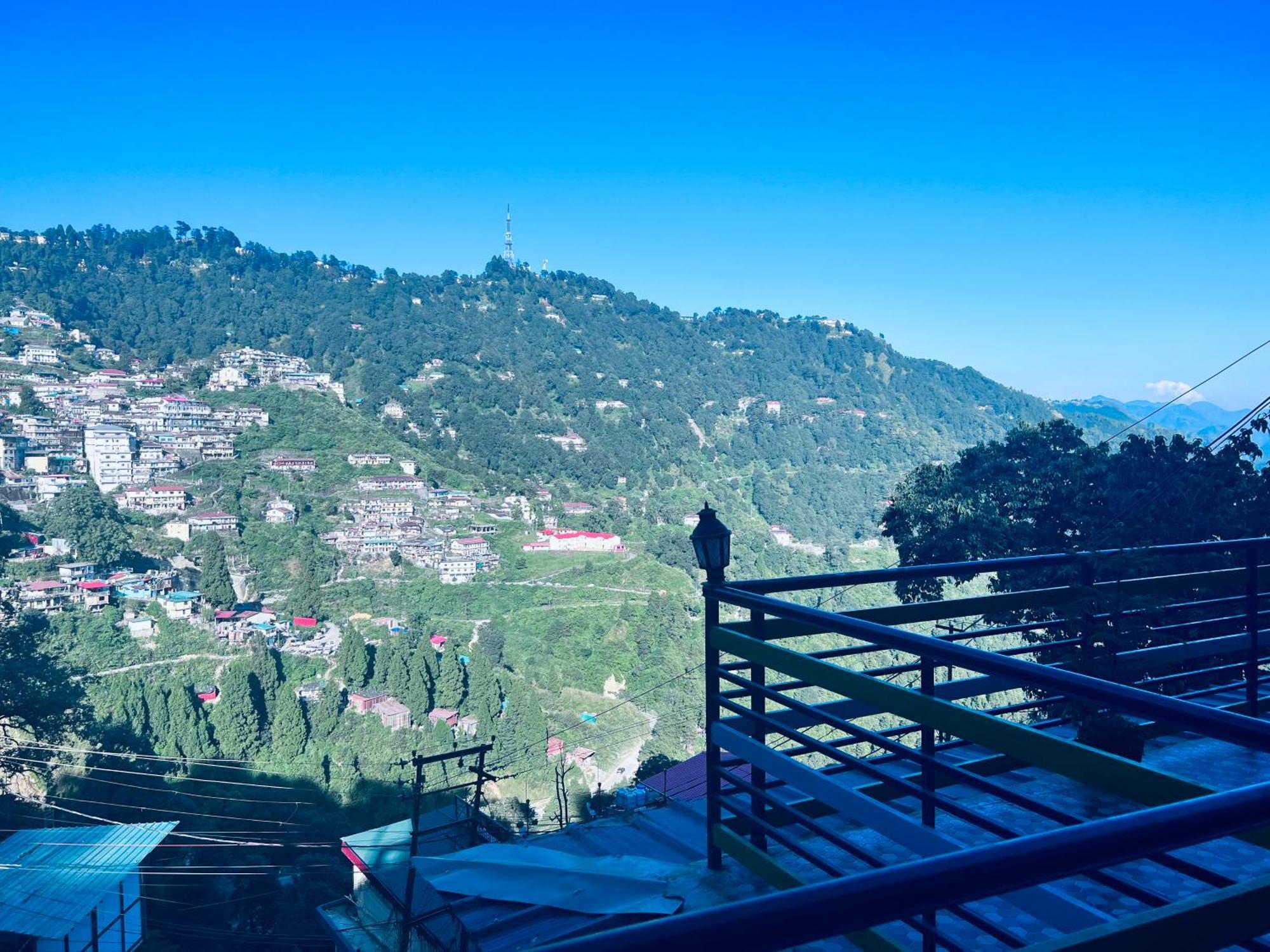 Irish Town Mussoorie Hotel Bagian luar foto